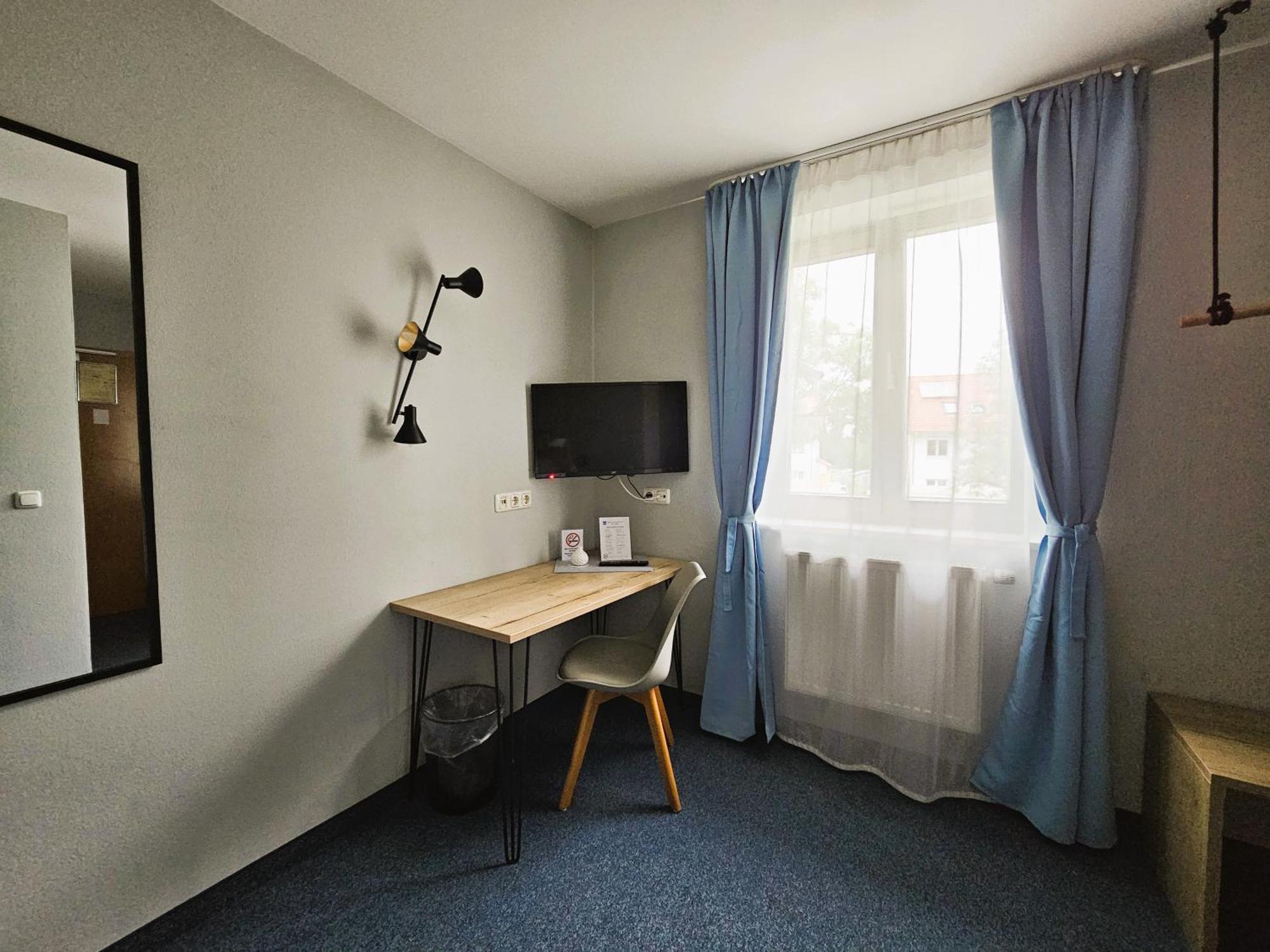 Novitel Pension Pliening - Muenchen Messe Exteriör bild
