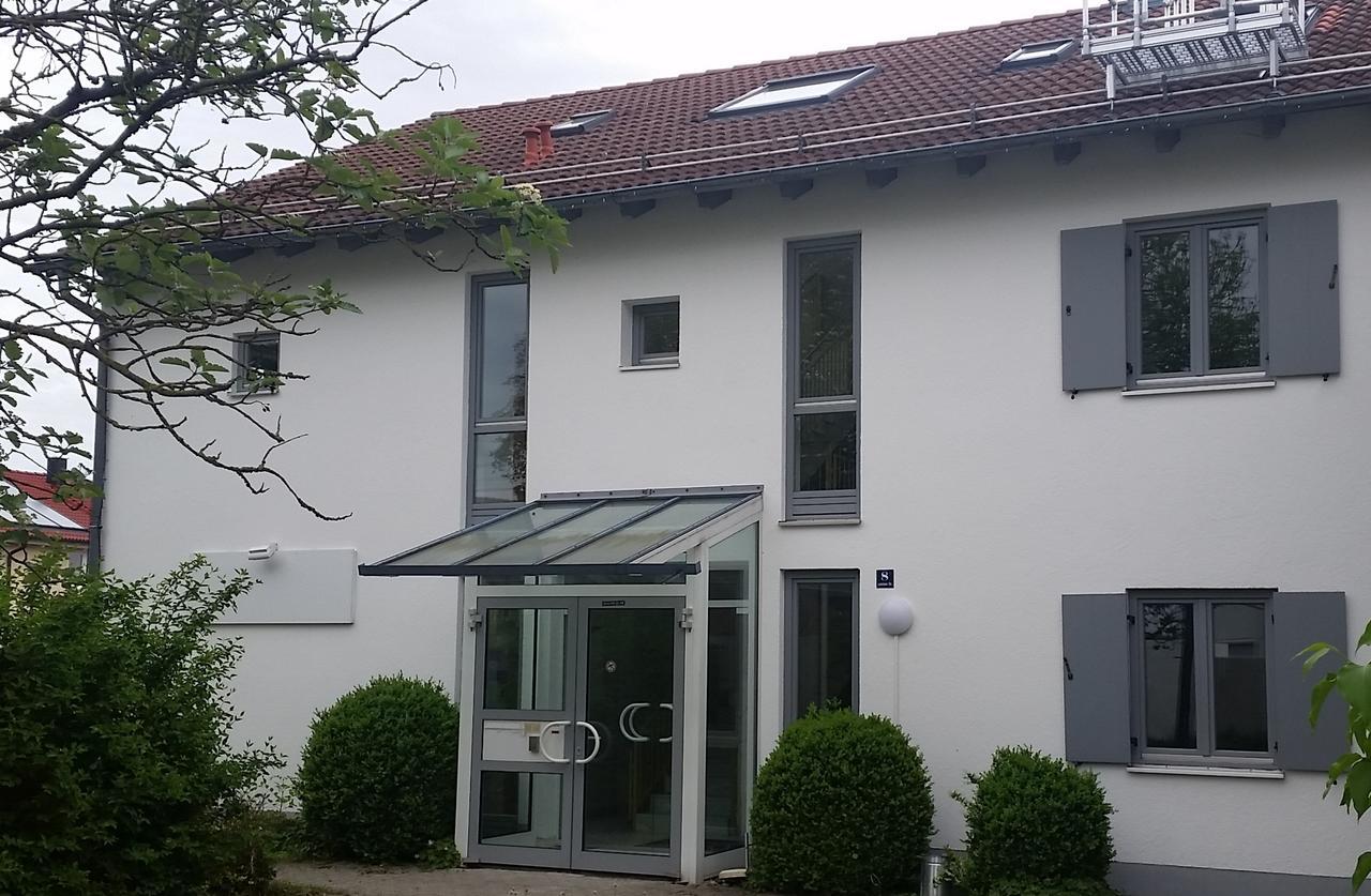 Novitel Pension Pliening - Muenchen Messe Exteriör bild